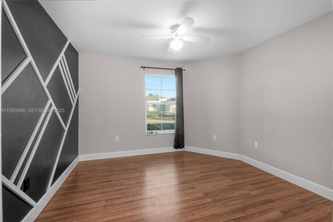 Casa en venta en Fort Myers, Florida, 3 dormitorios, 138.15 m2 № 1989444 - foto 16