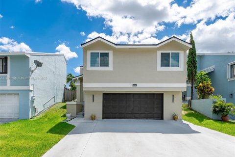 Villa ou maison à vendre à Cutler Bay, Floride: 3 chambres, 132.39 m2 № 1944317 - photo 4