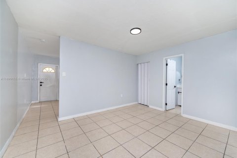 Villa ou maison à vendre à Cutler Bay, Floride: 3 chambres, 132.39 m2 № 1944317 - photo 27