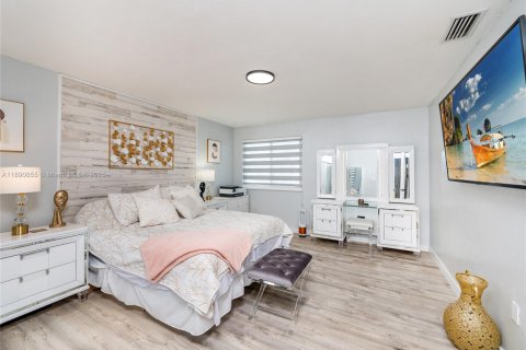 Villa ou maison à vendre à Cutler Bay, Floride: 3 chambres, 132.39 m2 № 1944317 - photo 15