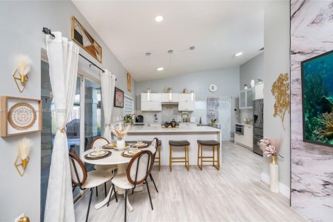 Villa ou maison à vendre à Cutler Bay, Floride: 3 chambres, 132.39 m2 № 1944317 - photo 11