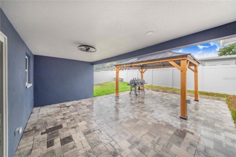 House in Dunedin, Florida 3 bedrooms, 122.63 sq.m. № 2111718 - photo 15