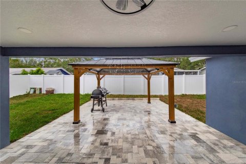 House in Dunedin, Florida 3 bedrooms, 122.63 sq.m. № 2111718 - photo 14