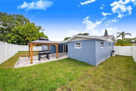 House in Dunedin, Florida 3 bedrooms, 122.63 sq.m. № 2111718 - photo 17