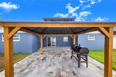 House in Dunedin, Florida 3 bedrooms, 122.63 sq.m. № 2111718 - photo 13