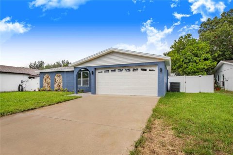 House in Dunedin, Florida 3 bedrooms, 122.63 sq.m. № 2111718 - photo 6