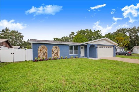 House in Dunedin, Florida 3 bedrooms, 122.63 sq.m. № 2111718 - photo 7