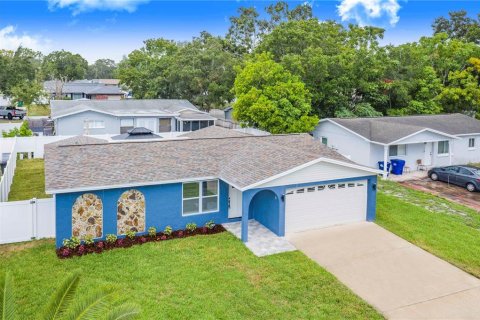 House in Dunedin, Florida 3 bedrooms, 122.63 sq.m. № 2111718 - photo 9