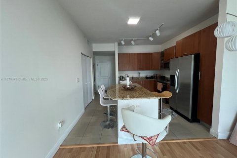 Condo in Hallandale Beach, Florida, 1 bedroom  № 1811274 - photo 8