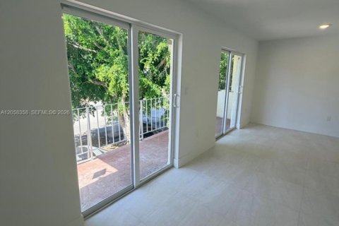 Copropriété à louer à Miami, Floride: 2 chambres, 592.62 m2 № 2248997 - photo 18