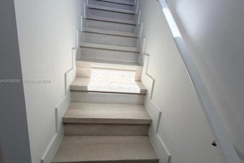 Copropriété à louer à Miami, Floride: 2 chambres, 592.62 m2 № 2248997 - photo 7
