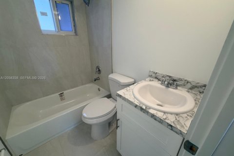Copropriété à louer à Miami, Floride: 2 chambres, 592.62 m2 № 2248997 - photo 10