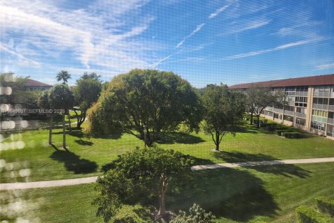 Copropriété à vendre à Pembroke Pines, Floride: 2 chambres, 88.54 m2 № 2005967 - photo 13