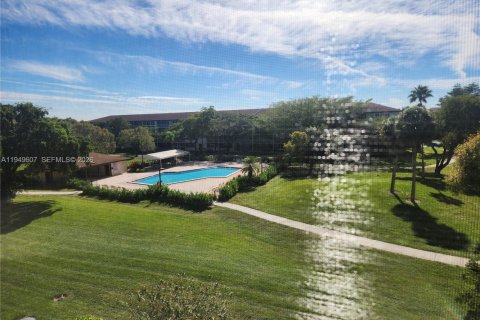 Copropriété à vendre à Pembroke Pines, Floride: 2 chambres, 88.54 m2 № 2005967 - photo 17