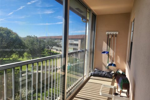 Copropriété à vendre à Pembroke Pines, Floride: 2 chambres, 88.54 m2 № 2005967 - photo 11