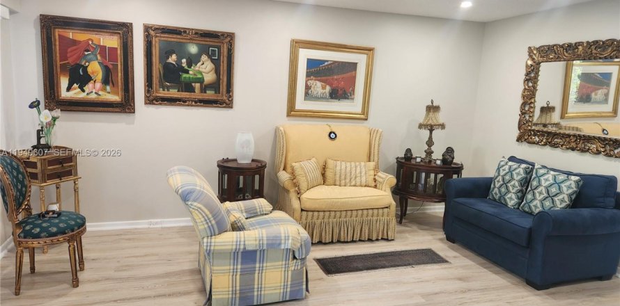 Condo à Pembroke Pines, Floride, 2 chambres  № 2005967