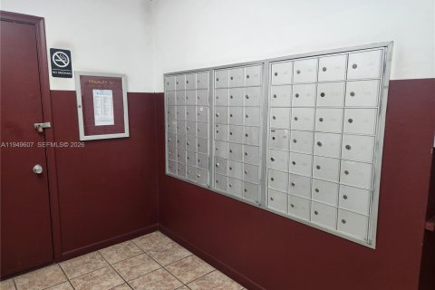 Copropriété à vendre à Pembroke Pines, Floride: 2 chambres, 88.54 m2 № 2005967 - photo 15