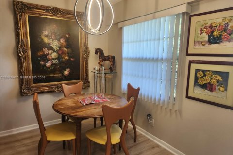 Copropriété à vendre à Pembroke Pines, Floride: 2 chambres, 88.54 m2 № 2005967 - photo 4