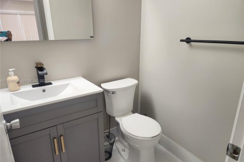 Copropriété à vendre à Pembroke Pines, Floride: 2 chambres, 88.54 m2 № 2005967 - photo 10