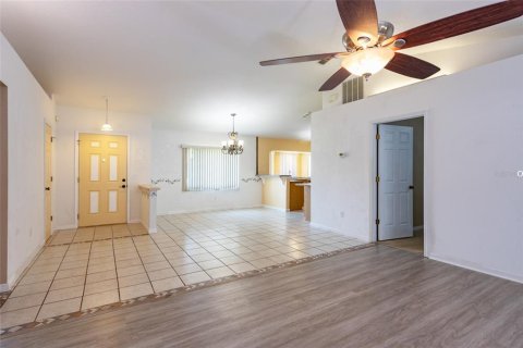 House in Palm Coast, Florida 3 bedrooms, 140 sq.m. № 1832151 - photo 9
