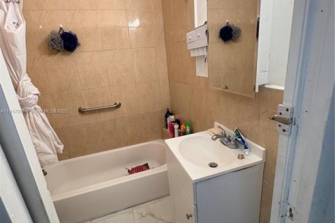 Снять в аренду виллу или дом в Майами, Флорида 3 спальни, 196.67м2, № 1973444 - фото 9