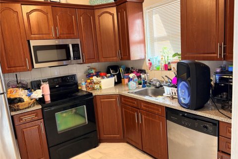 Снять в аренду виллу или дом в Майами, Флорида 3 спальни, 196.67м2, № 1973444 - фото 5