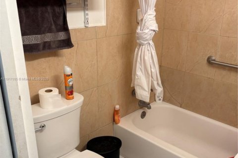 Снять в аренду виллу или дом в Майами, Флорида 3 спальни, 196.67м2, № 1973444 - фото 8