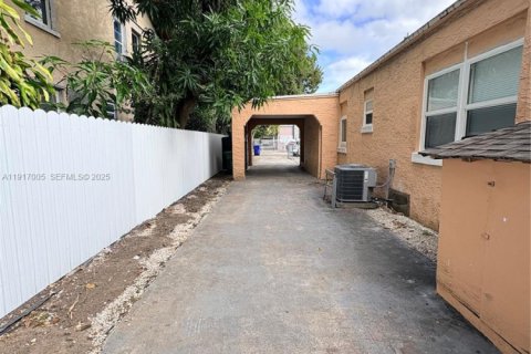 Снять в аренду виллу или дом в Майами, Флорида 3 спальни, 196.67м2, № 1973444 - фото 16