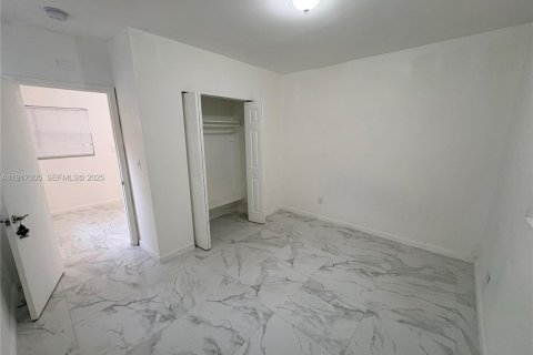 Снять в аренду виллу или дом в Майами, Флорида 3 спальни, 196.67м2, № 1973444 - фото 13