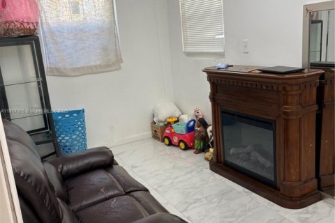 Снять в аренду виллу или дом в Майами, Флорида 3 спальни, 196.67м2, № 1973444 - фото 4