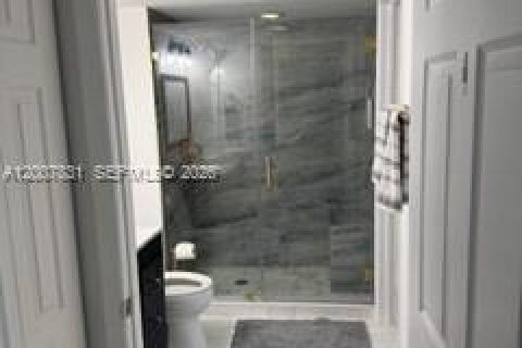 Condo in Miami, Florida, 2 bedrooms № 2253869 - photo 17
