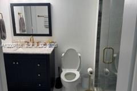 Condo in Miami, Florida, 2 bedrooms № 2253869 - photo 19