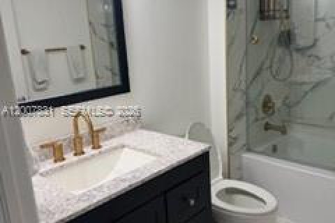 Condo in Miami, Florida, 2 bedrooms № 2253869 - photo 20
