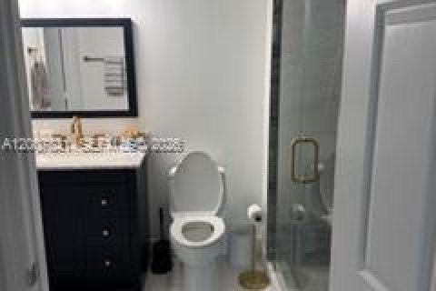 Condo in Miami, Florida, 2 bedrooms № 2253869 - photo 16