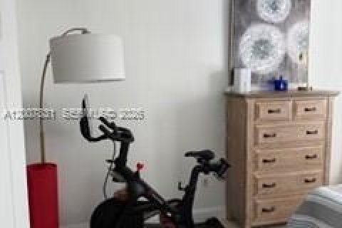 Condo in Miami, Florida, 2 bedrooms № 2253869 - photo 14