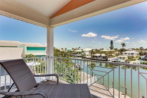Villa ou maison à vendre à Holmes Beach, Floride: 5 chambres, 244.89 m2 № 2231038 - photo 8
