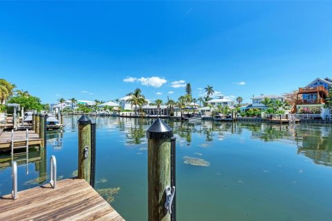 Villa ou maison à vendre à Holmes Beach, Floride: 5 chambres, 244.89 m2 № 2231038 - photo 26