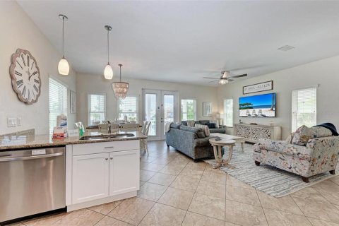 Villa ou maison à vendre à Holmes Beach, Floride: 5 chambres, 244.89 m2 № 2231038 - photo 11
