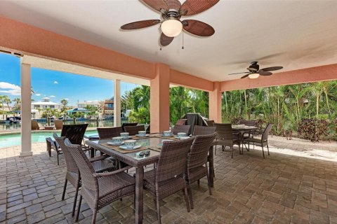Villa ou maison à vendre à Holmes Beach, Floride: 5 chambres, 244.89 m2 № 2231038 - photo 5
