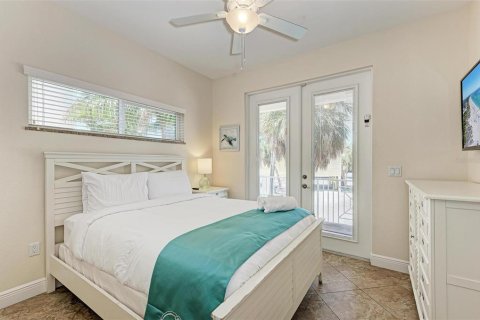 Villa ou maison à vendre à Holmes Beach, Floride: 5 chambres, 244.89 m2 № 2231038 - photo 28