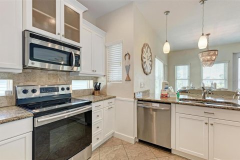 Villa ou maison à vendre à Holmes Beach, Floride: 5 chambres, 244.89 m2 № 2231038 - photo 17