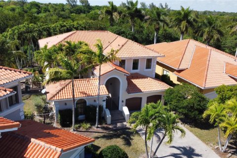 House in Cutler Bay, Florida 5 bedrooms, 323.21 sq.m. № 1955154 - photo 4