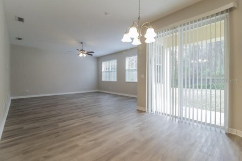 Villa ou maison à louer à Orlando, Floride: 4 chambres, 225.01 m2 № 2406982 - photo 6