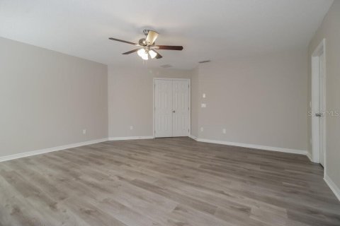 Villa ou maison à louer à Orlando, Floride: 4 chambres, 225.01 m2 № 2406982 - photo 11