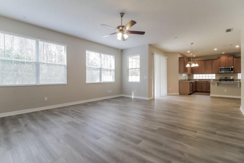 Villa ou maison à louer à Orlando, Floride: 4 chambres, 225.01 m2 № 2406982 - photo 5
