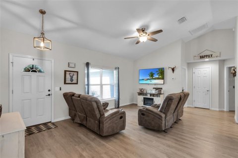 House in Summerfield, Florida 3 bedrooms, 162.95 sq.m. № 1676007 - photo 15