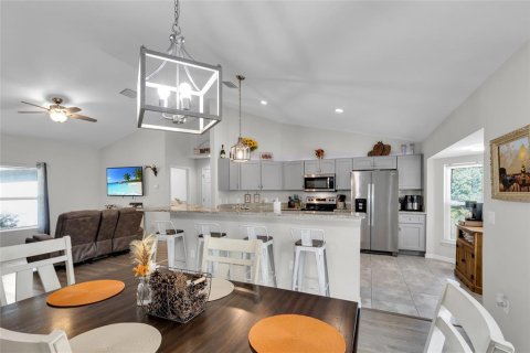 House in Summerfield, Florida 3 bedrooms, 162.95 sq.m. № 1676007 - photo 8