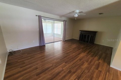 House in Spring Hill, Florida 2 bedrooms, 104.79 sq.m. № 1876275 - photo 3