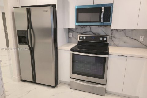 Villa ou maison à vendre à Lauderhill, Floride: 4 chambres, 209.59 m2 № 2283249 - photo 6