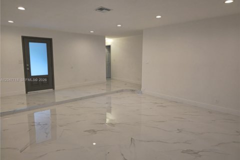 Villa ou maison à vendre à Lauderhill, Floride: 4 chambres, 209.59 m2 № 2283249 - photo 18